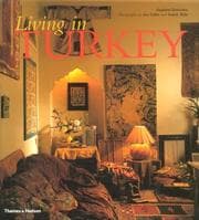 Tapa de Living in Turkey