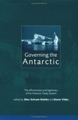 Tapa de Governing the Antarctic