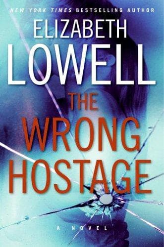 Tapa de The wrong hostage (St. Kilda, Book 2)