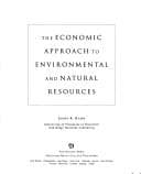 Tapa de The economic approach to environmental and natural resources