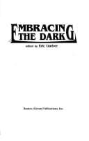 Tapa de Embracing the dark