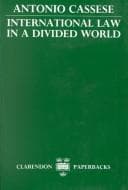 Tapa de International law in a divided world
