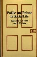 Tapa de Public and private in social life