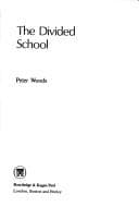 Tapa de The divided school