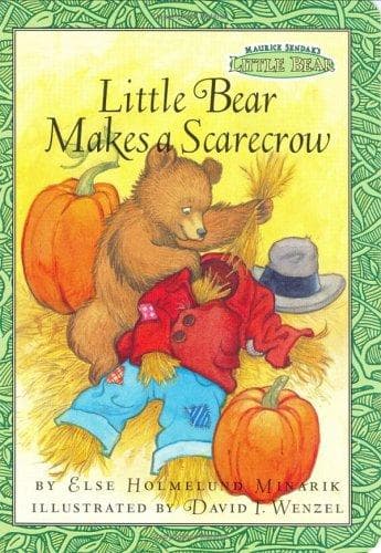 Tapa de Little Bear makes a scarecrow
