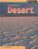 Tapa de Living in a Desert (Baldwin, Carol, Living Habitats.)