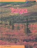 Tapa de Living in the Taiga (Living Habitats)