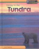 Tapa de Living in the Tundra (Baldwin, Carol, Living Habitats.)