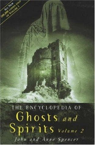 Tapa de The Encyclopedia of Ghosts and Spirits