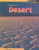 Tapa de Living in a Desert (Living Habitats)