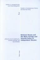 Tapa de Between Russia and the West