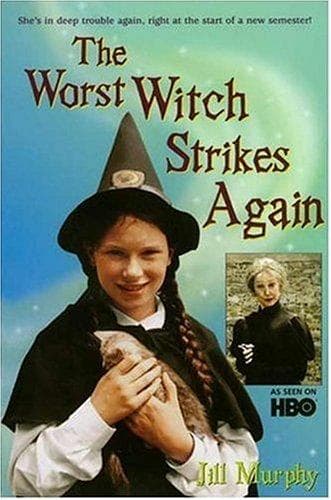 Tapa de The Worst Witch Strikes Again