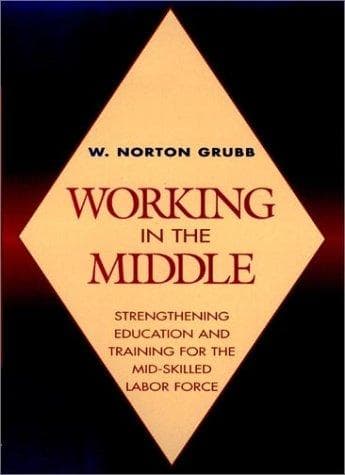 Tapa de Working in the middle