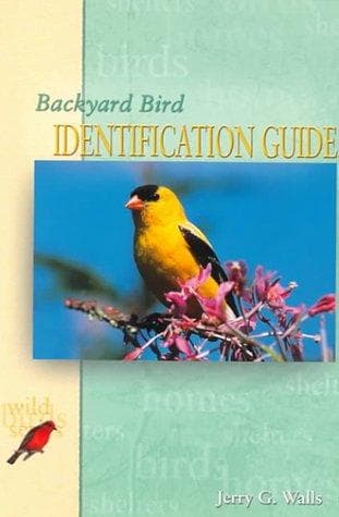 Tapa de Backyard bird identification guide