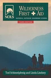 Tapa de NOLS wilderness first aid