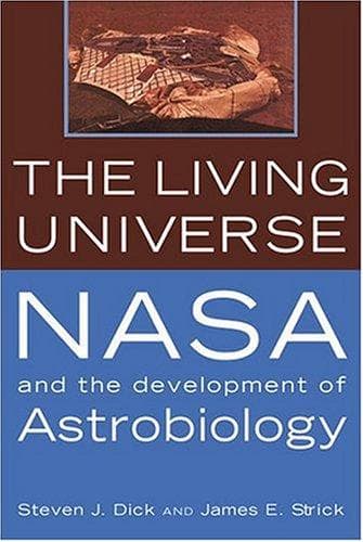 Tapa de The living universe