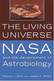 Tapa de The living universe