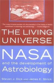 Tapa de Living Universe