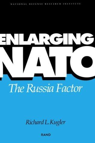 Tapa de Enlarging NATO