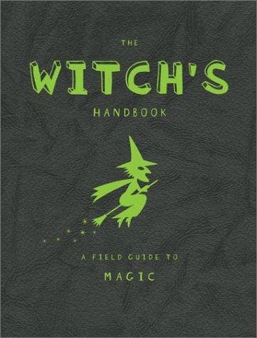 Tapa de The witch's handbook