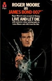 Tapa de Roger Moore as James Bond 007 (A Pan Original)