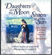 Tapa de Daughters of the moon, sisters of the sun