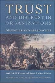 Tapa de Trust and distrust in organizations