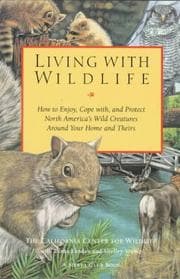 Tapa de Living with wildlife
