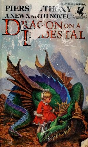Tapa de Dragon on a pedestal