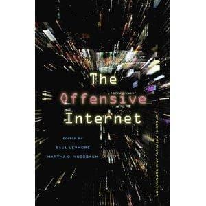 Tapa de The offensive Internet