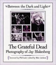 Tapa de Between the Dark and Light