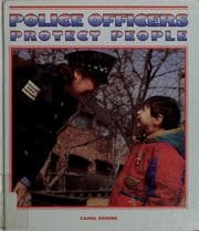 Tapa de Police officers protect people