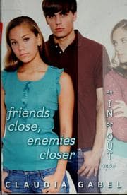 Tapa de Friends close, enemies closer
