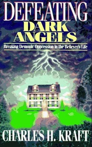 Tapa de Defeating dark angels