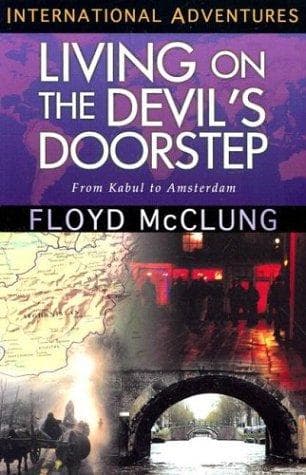 Tapa de Living on the devil's doorstep