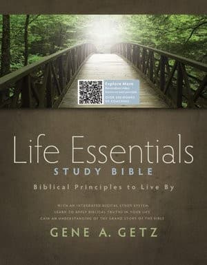 Tapa de Life Essentials Study Bible: Biblical Principles to Live By