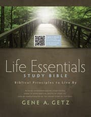 Tapa de Life Essentials Study Bible: Biblical Principles to Live By