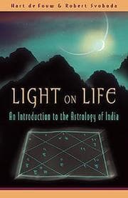 Tapa de Light on life : an introduction to the astrology of India
