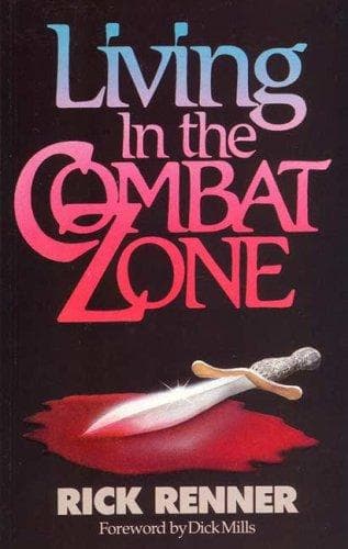 Tapa de Living in the Combat Zone