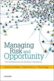 Tapa de MANAGING RISK AND OPPORTUNITY