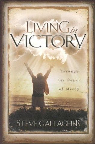 Tapa de Living In Victory