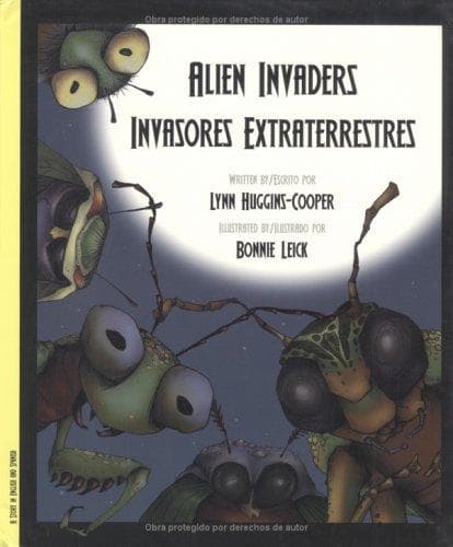 Tapa de Alien Invaders/Invasores extraterrestres (Bilingual)