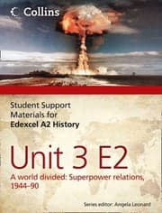 Tapa de A World Divided Superpower Relations 194490