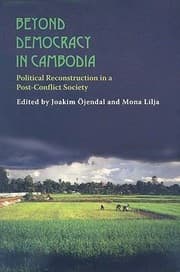 Tapa de Beyond Democracy In Cambodia Political Reconstruction In A Postconflict Society