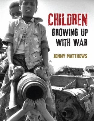 Tapa de Children Growing Up with War