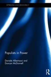 Tapa de Populist Parties in Power
            
                Extremism and Democracy