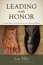 Tapa de Leading With Honor Leadership Lessons From The Hanoi Hilton