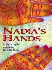 Tapa de Nadia's hands