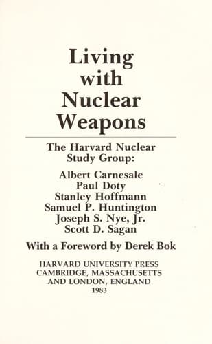 Tapa de Living with nuclear weapons