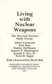 Tapa de Living with nuclear weapons